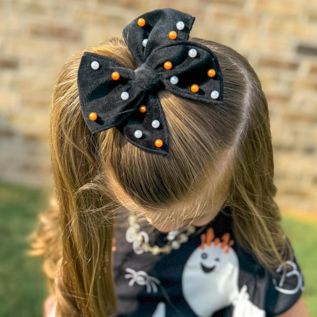 Black Spooky Pearl Hallie