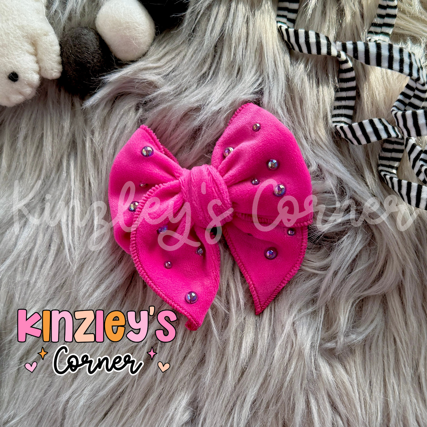 Glitz & Ghouls Pearl Hallie