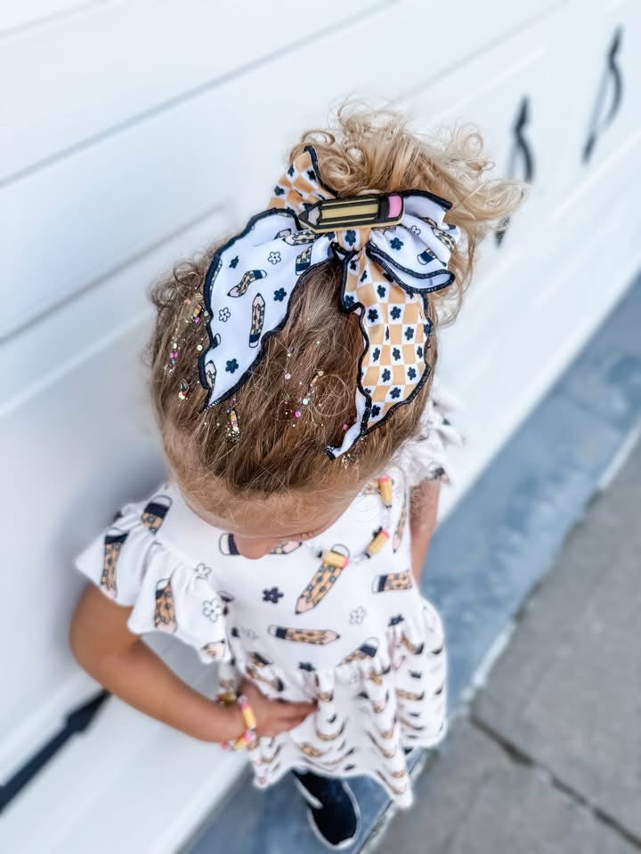 School 2 tone Hallie